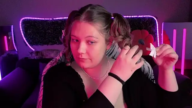 Snapshot of DjennaPalme chatting on 11/27/25, 03:40 DjennaPalme online show from 11/27/25, 03:40