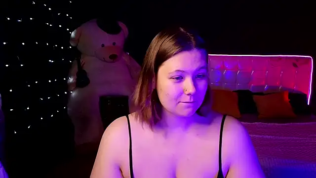 Snapshot of DjennaPalme chatting on 11/10/25, 02:49 DjennaPalme online show from 11/10/25, 02:49