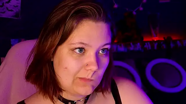 Snapshot of DjennaPalme chatting on 10/22/25, 01:38 DjennaPalme online show from 10/22/25, 01:38