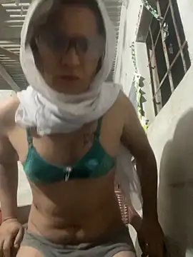 Snapshot of Apple00001@xh chatting on 11/29/25, 12:22 Apple00001xh online show from 11/29/25, 12:22