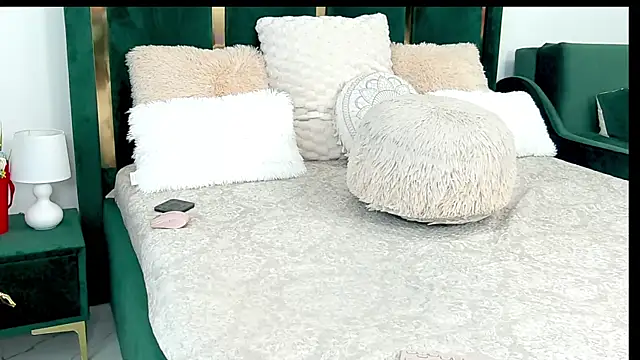 XeniaBlu online show from 10/06/25, 12:17