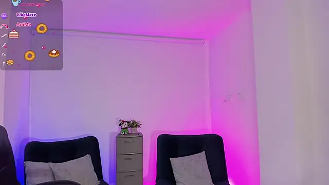 Snapshot of emilly_smith_1 chatting on 02/20/26, 06:26 emilly smith 1 online show from 02/20/26, 06:26