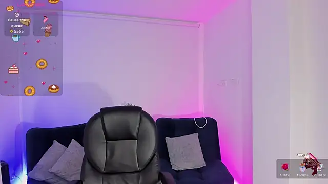 emilly smith 1 online show from 12/04/25, 11:42