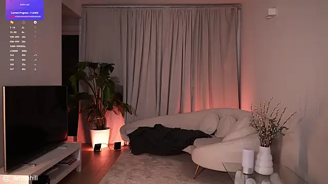 Snapshot of anniehillofficial chatting on 01/31/25, 11:45 anniehillofficial online show from 01/31/25, 11:45