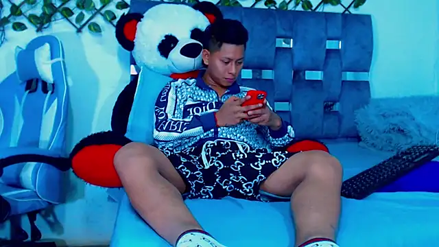 Snapshot of Hakim_prettynigg chatting on 04/05/26, 12:50 Hakim prettynigg online show from 04/05/26, 12:50