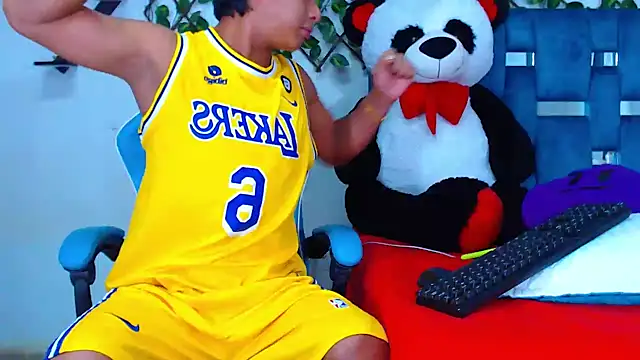 Snapshot of Hakim_prettynigg chatting on 10/25/25, 01:56 Hakim prettynigg online show from 10/25/25, 01:56