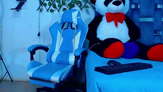 Snapshot of Hakim_prettynigg chatting on 11/03/25, 05:38 Hakim prettynigg online show from 11/03/25, 05:38