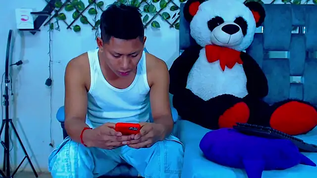 Snapshot of Hakim_prettynigg chatting on 04/02/26, 10:05 Hakim prettynigg online show from 04/02/26, 10:05