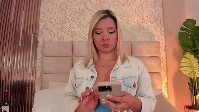 Gaia Stone online show from 04/14/26, 11:04