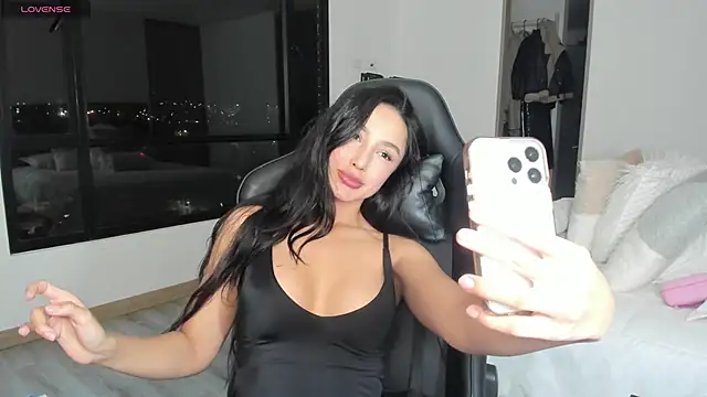 EvaMoet online show from 03/03/25, 01:49