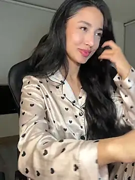 EvaMoet online show from 12/06/24, 08:10