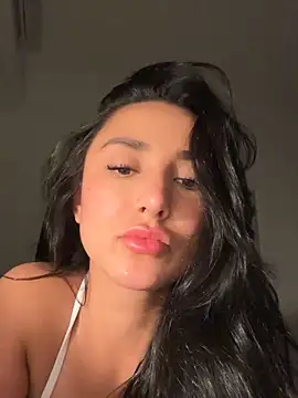 EvaMoet online show from 10/11/25, 12:55