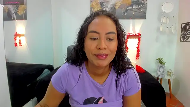 Snapshot of tracycum chatting on 02/17/25, 06:39 tracycum online show from 02/17/25, 06:39