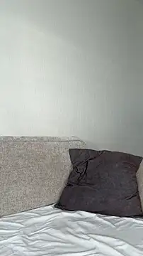 Mia Roxie online show from 11/17/25, 03:10