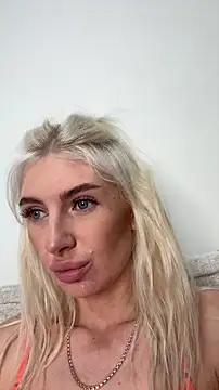 Mia Roxie online show from 11/05/25, 02:47