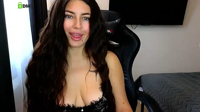 Snapshot of gracedorce chatting on 10/14/25, 01:50 gracedorce online show from 10/14/25, 01:50