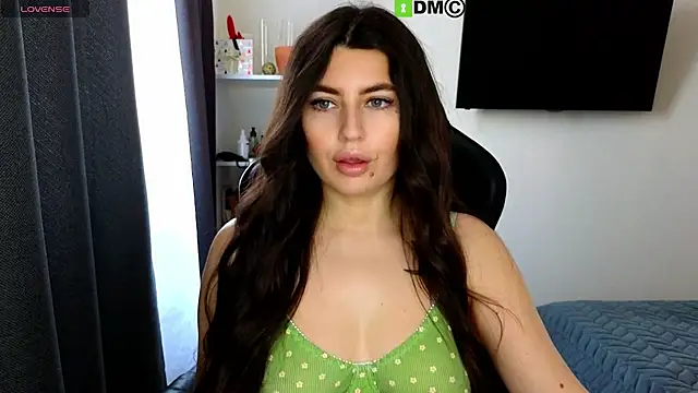 Snapshot of gracedorce chatting on 02/17/25, 10:18 gracedorce online show from 02/17/25, 10:18