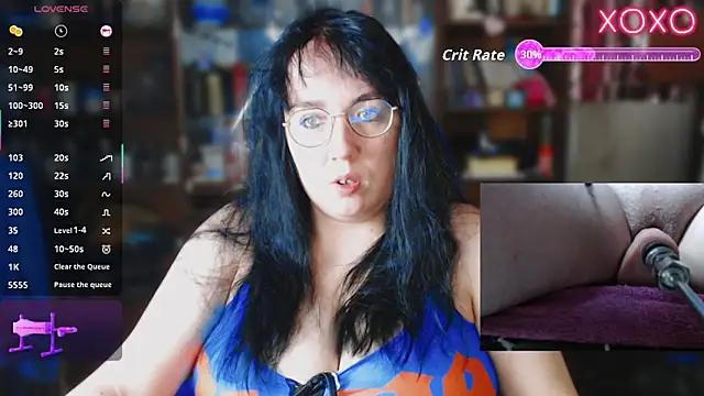 Snapshot of LeonaHarrison chatting on 10/25/25, 10:25 LeonaHarrison online show from 10/25/25, 10:25