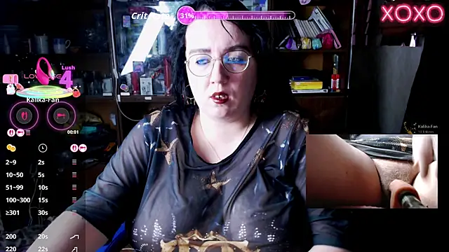 Snapshot of LeonaHarrison chatting on 12/05/25, 11:53 LeonaHarrison online show from 12/05/25, 11:53