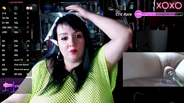 Snapshot of LeonaHarrison chatting on 11/03/25, 01:15 LeonaHarrison online show from 11/03/25, 01:15