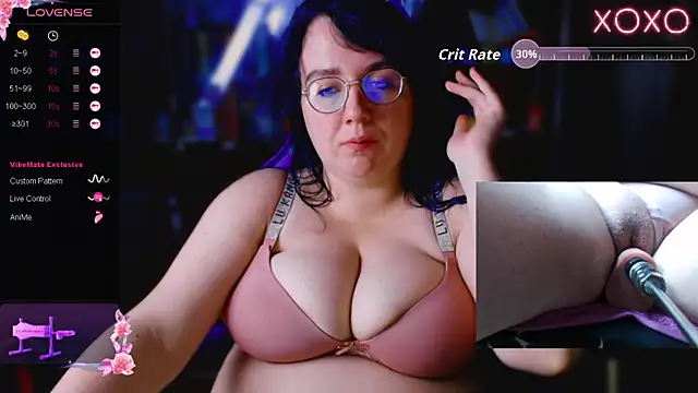 Snapshot of LeonaHarrison chatting on 10/27/25, 11:44 LeonaHarrison online show from 10/27/25, 11:44