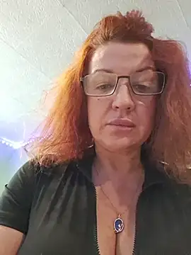 KiraXTender online show from 11/27/25, 04:13