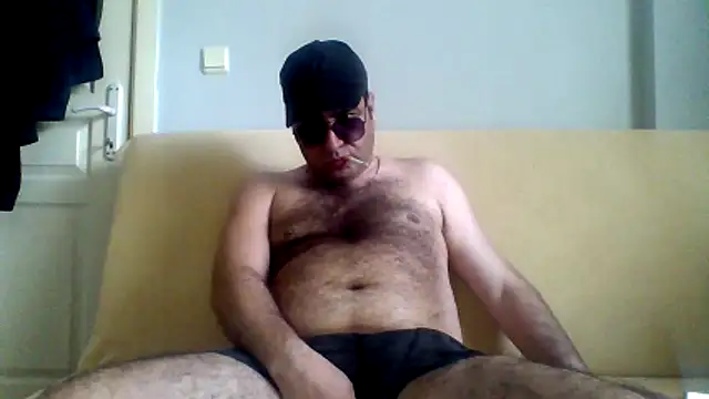 Snapshot of fraud705 chatting on 05/24/26, 03:45 fraud705 online show from 05/24/26, 03:45
