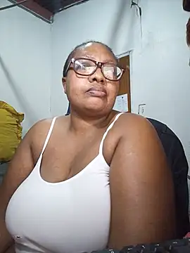 Snapshot of YELLOW_BONE chatting on 07/07/26, 09:18 YELLOW BONE online show from 07/07/26, 09:18