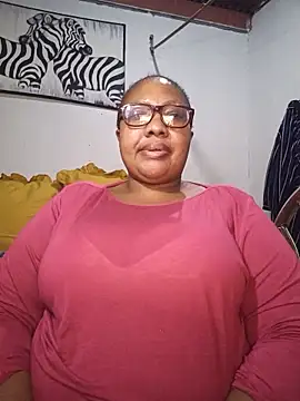 Snapshot of YELLOW_BONE chatting on 06/20/26, 08:03 YELLOW BONE online show from 06/20/26, 08:03