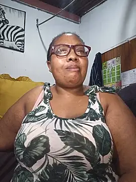 Snapshot of YELLOW_BONE chatting on 07/20/26, 08:44 YELLOW BONE online show from 07/20/26, 08:44