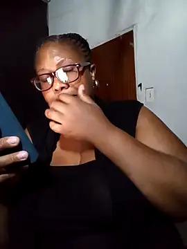 Snapshot of YELLOW_BONE chatting on 02/27/25, 07:26 YELLOW BONE online show from 02/27/25, 07:26