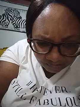 Snapshot of YELLOW_BONE chatting on 07/16/26, 09:23 YELLOW BONE online show from 07/16/26, 09:23