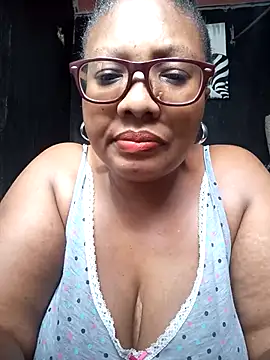Snapshot of YELLOW_BONE chatting on 02/16/25, 08:32 YELLOW BONE online show from 02/16/25, 08:32