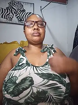 Snapshot of YELLOW_BONE chatting on 06/27/26, 08:59 YELLOW BONE online show from 06/27/26, 08:59