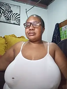 Snapshot of YELLOW_BONE chatting on 07/09/26, 09:14 YELLOW BONE online show from 07/09/26, 09:14