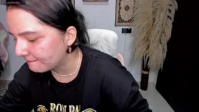 ibeth diaz online show from 06/15/26, 01:28