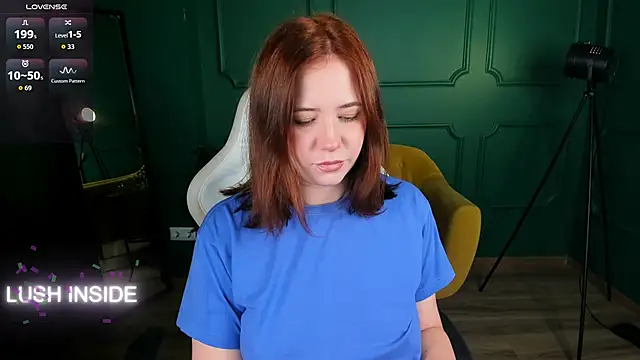 Snapshot of Pretty_Alison chatting on 10/07/25, 02:29 Pretty Alison online show from 10/07/25, 02:29