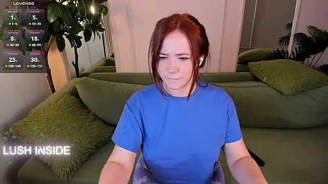 Snapshot of Pretty_Alison chatting on 10/03/25, 03:02 Pretty Alison online show from 10/03/25, 03:02