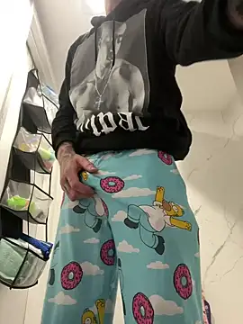 Snapshot of b1gd1ckg1nger86 chatting on 12/16/24, 02:27 b1gd1ckg1nger86 online show from 12/16/24, 02:27