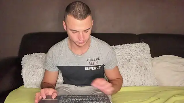 paulblack21 online show from 11/05/25, 06:11