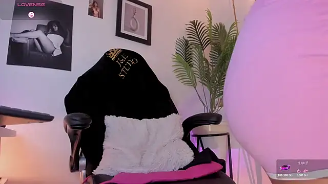 brianahill  online show from 03/27/26, 08:43