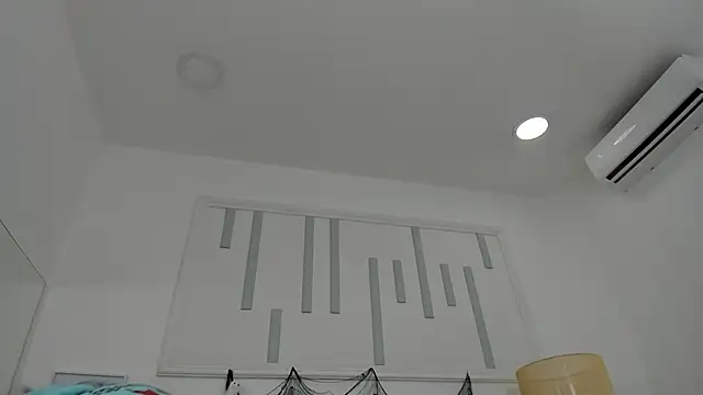 veronica salas online show from 10/31/25, 09:11