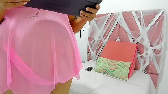 veronica salas online show from 10/19/25, 02:25