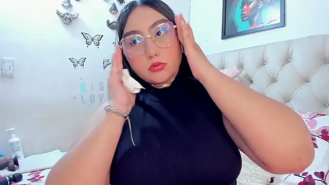 NayaWayne online show from 03/18/26, 05:25