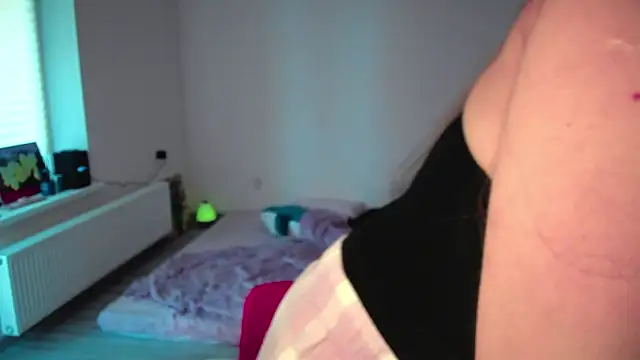 JuicyHelenX online show from 04/14/26, 04:12