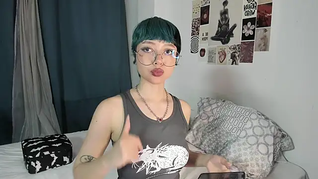 Snapshot of acid_candy_ chatting on 10/21/25, 11:59 acid candy  online show from 10/21/25, 11:59