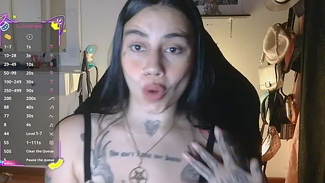Snapshot of val_bardot chatting on 06/08/26, 02:45 val bardot online show from 06/08/26, 02:45