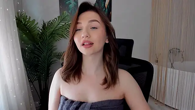 Snapshot of GracefulLook chatting on 02/28/25, 06:54 GracefulLook online show from 02/28/25, 06:54