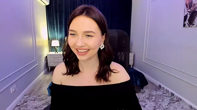 Snapshot of GracefulLook chatting on 03/14/25, 11:00 GracefulLook online show from 03/14/25, 11:00