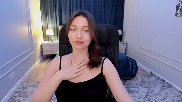 Snapshot of GracefulLook chatting on 03/18/25, 02:40 GracefulLook online show from 03/18/25, 02:40